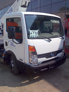 Итальянская автовышка CTE на базе Nissan Cabstar
